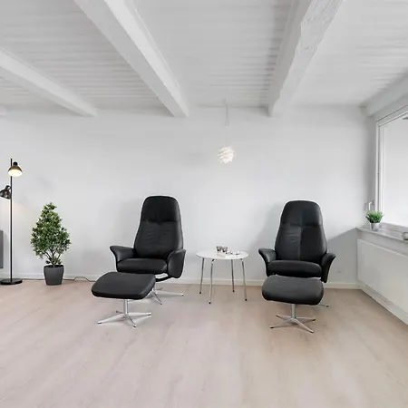 Constance - 50m From The Sea By Interhome *